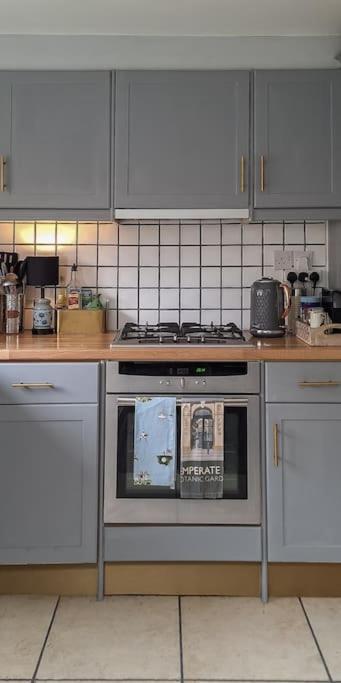 Windsor Road Retreat Apartment Richmond  Bagian luar foto